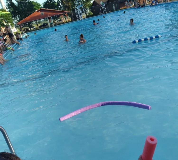 le-center-swimming-pool-photo